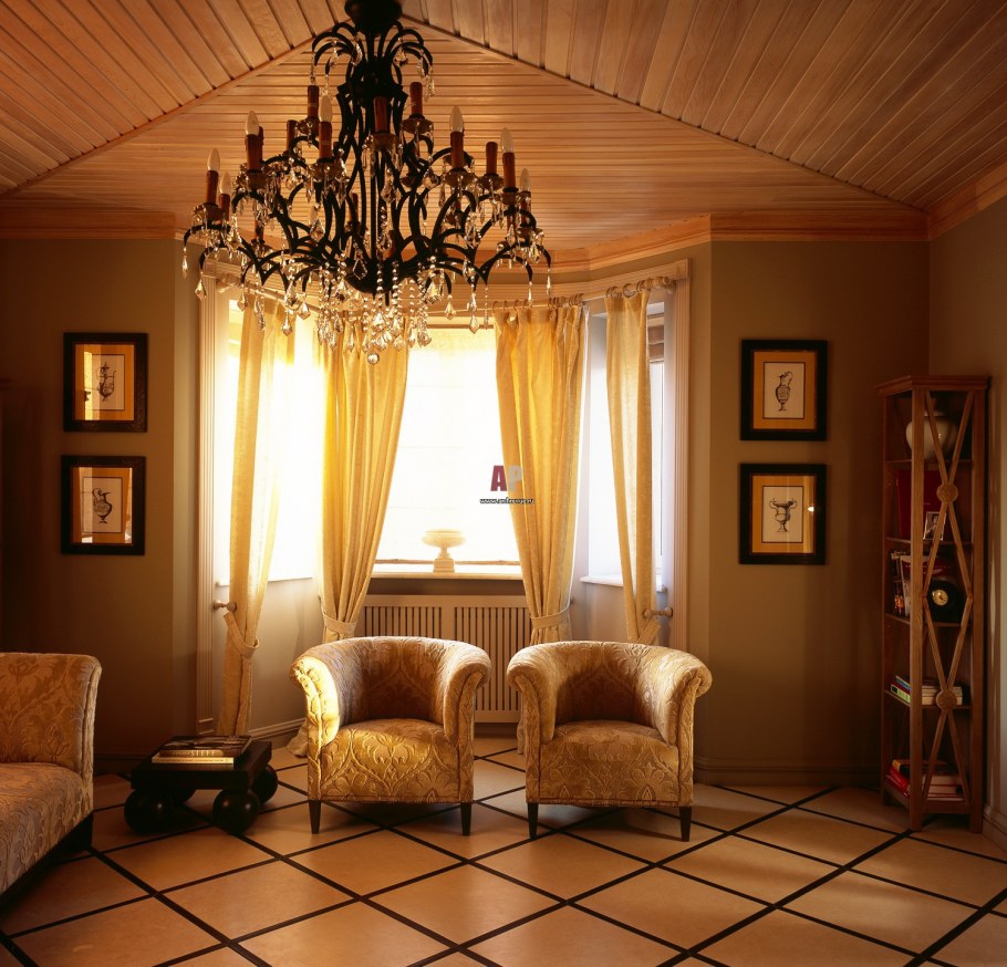 Вагонка на потолке гостиной