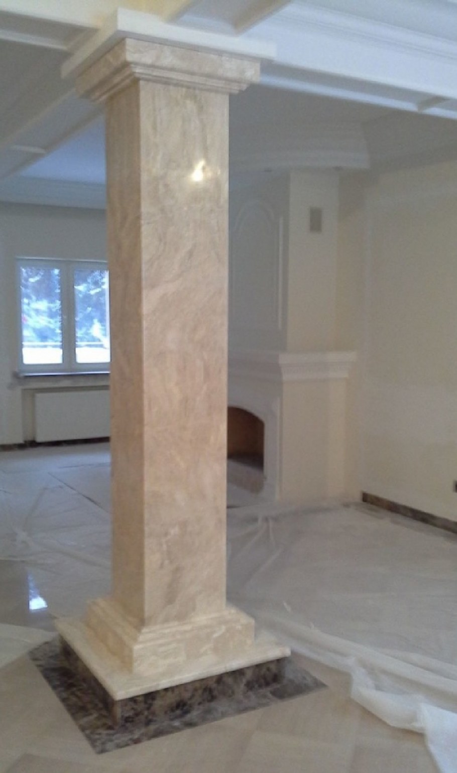 Колонны из натурального мрамора