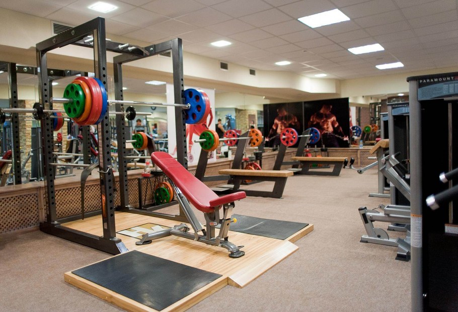 Интерьер тренажерного зала