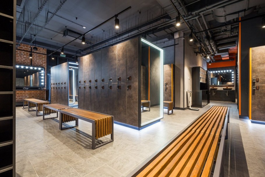 Тренажерный зал в красно черных тонах