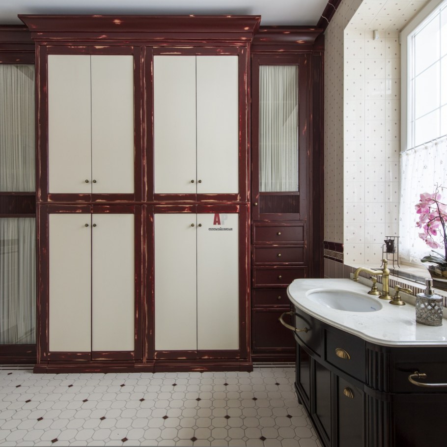 Встроенные шкаф в английском стиле