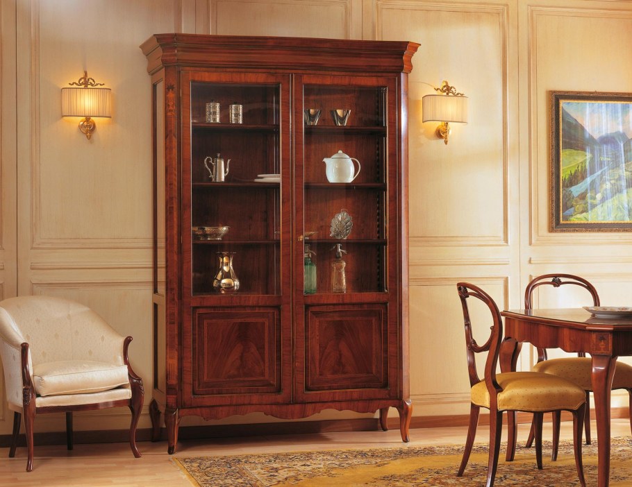 Сервант Италия классика