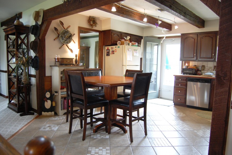 Фальшбалки в интерьере кухни