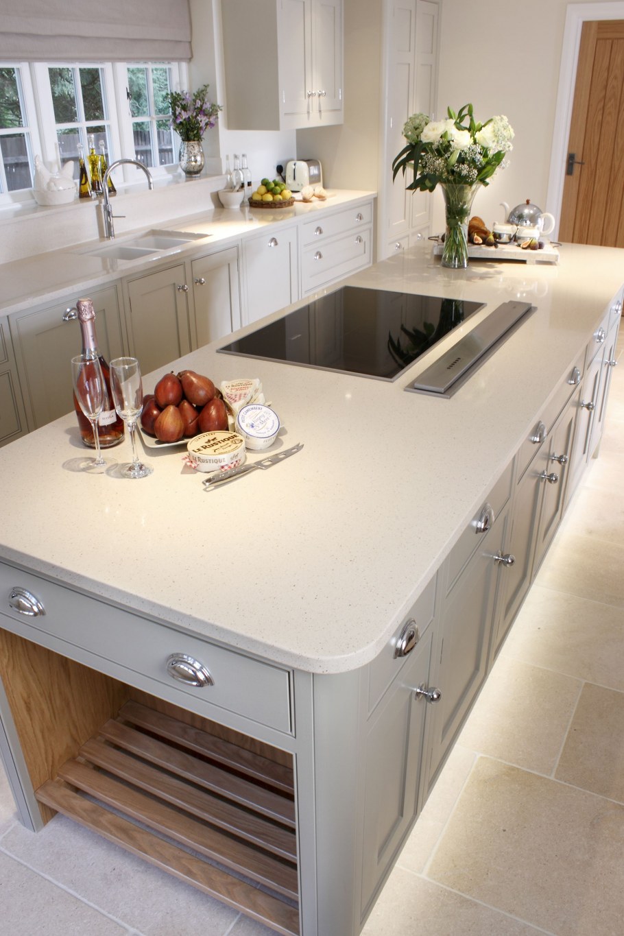 Кухонный островок с раковиной