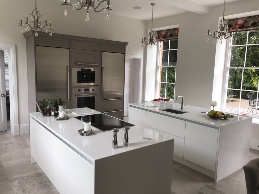 Монолитная кухня с островом