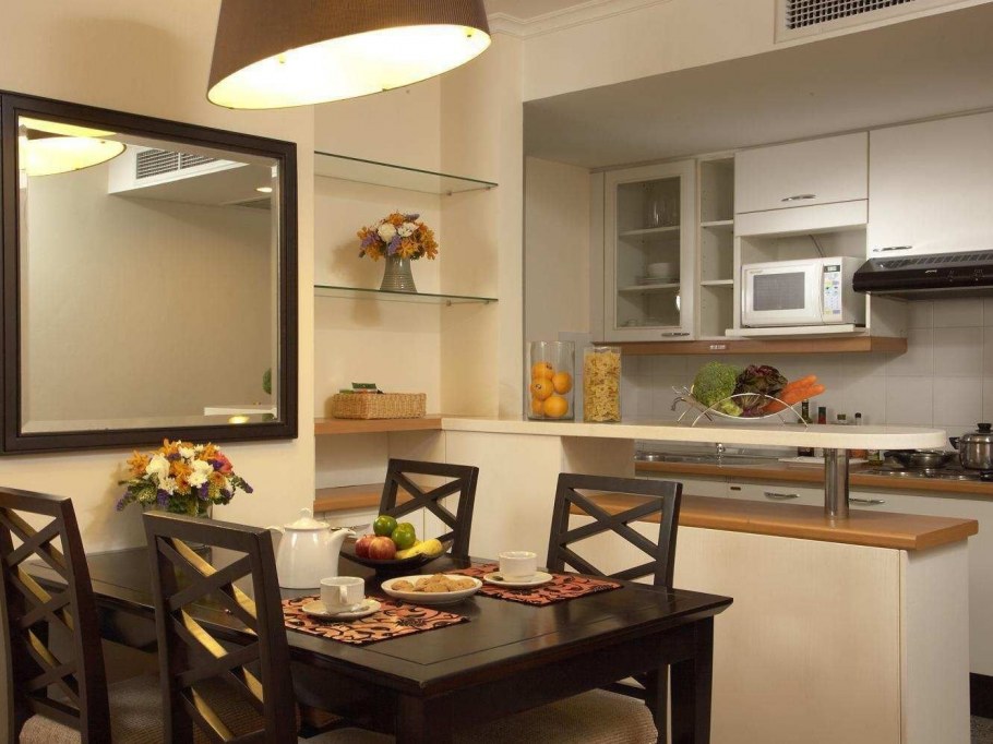 Зеркало на кухне в интерьере