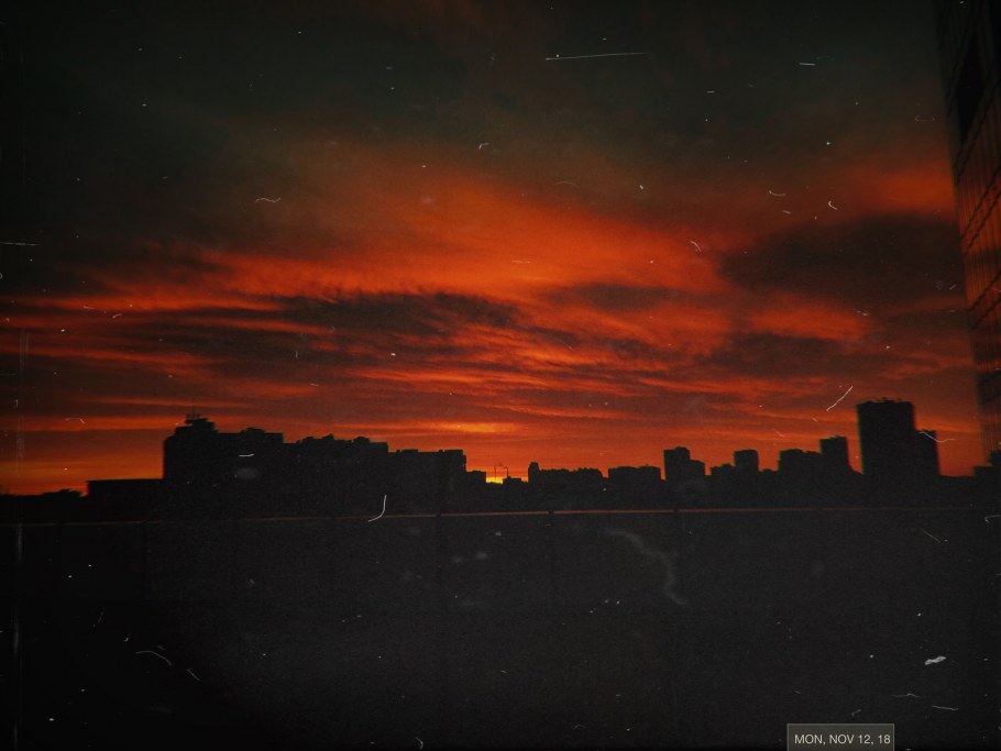 Эстетика заката с крыши