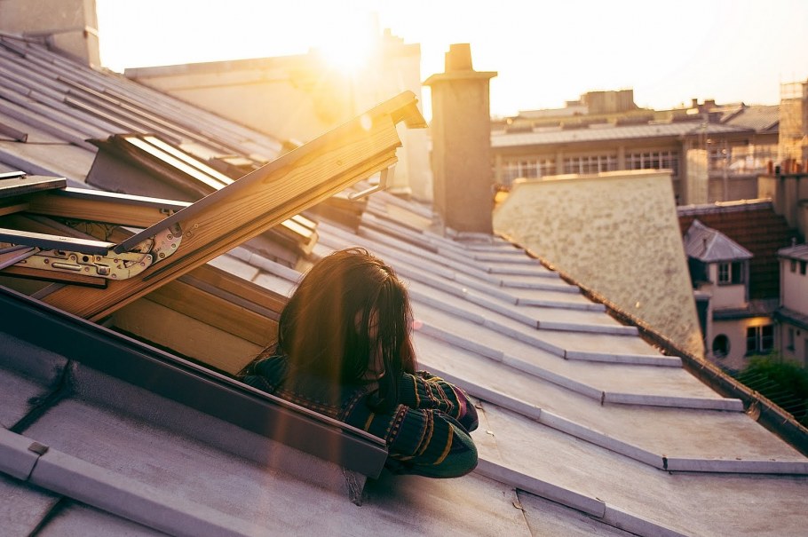 Человек на крыше девушка