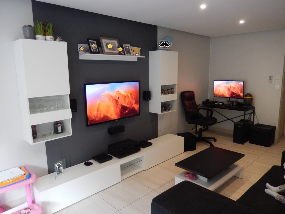 Гостиная с компьютером