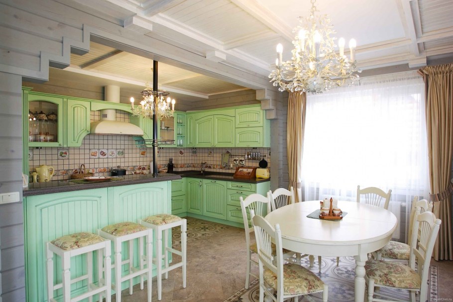 Кухня мятного цвета в стиле Прованс