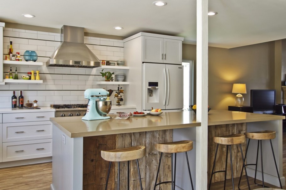 Барная стойка в колониальном стиле