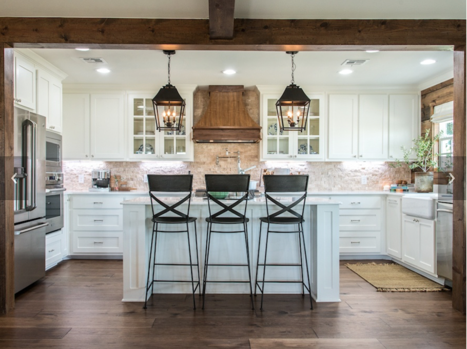 Остров на кухне Неоклассика