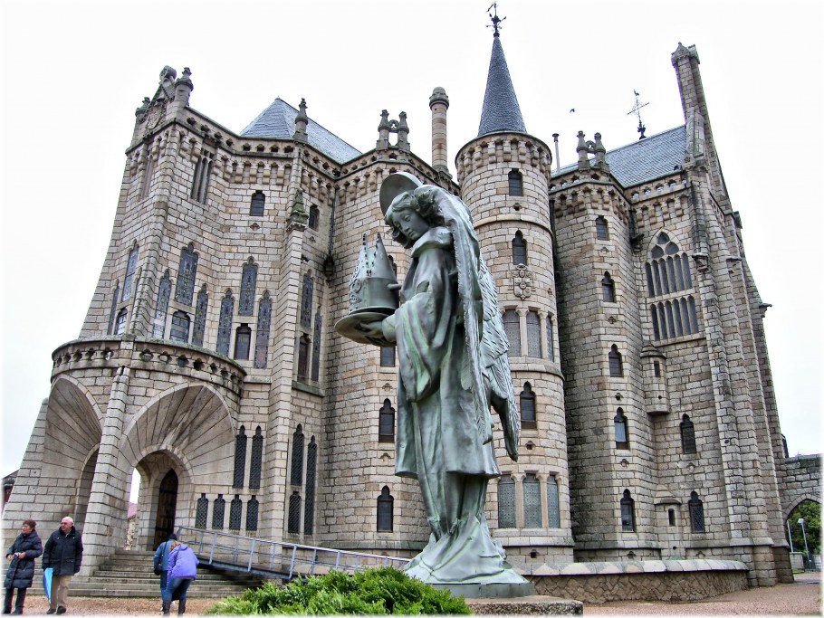 Епископский дворец в Асторге