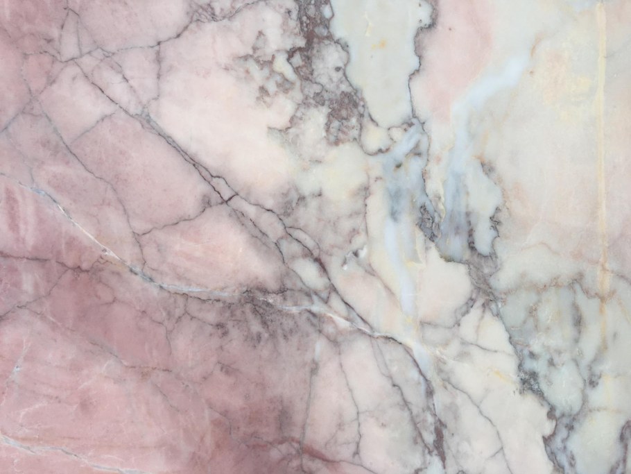 Серо розовый мрамор