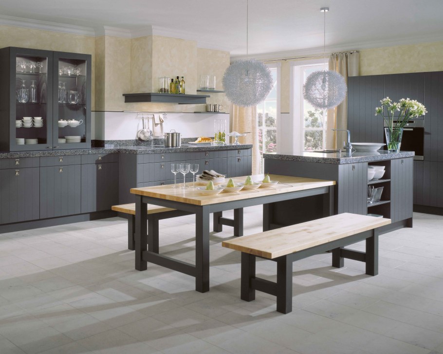 Серый стол на кухню