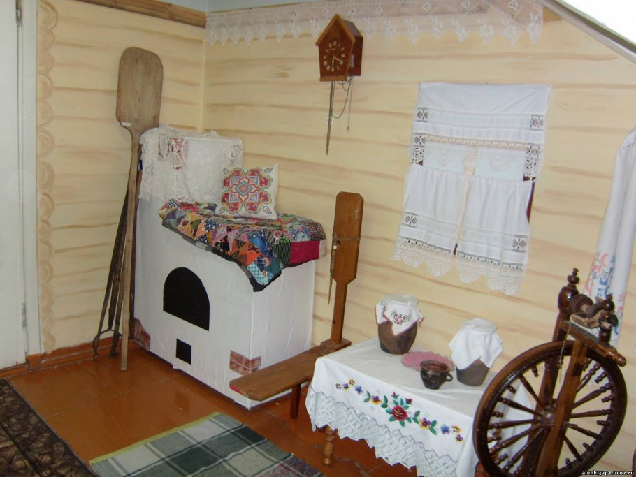 Русская изба изнутри Горница