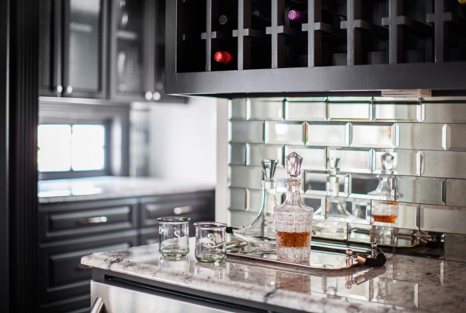 Зеркальный фартук для кухни