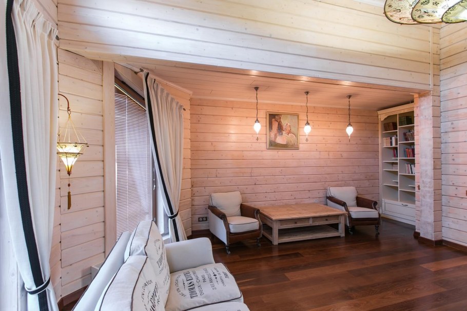 Комната из профилированного бруса