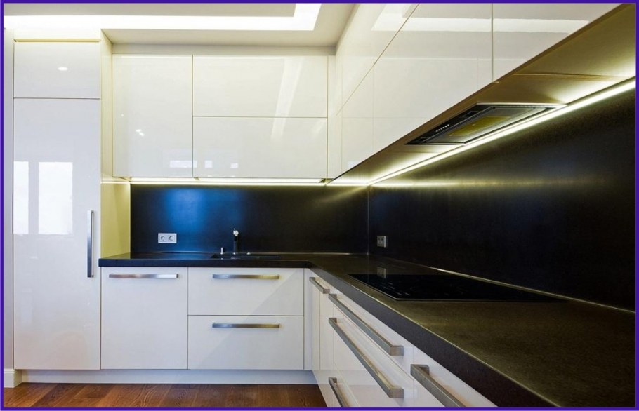 Белая глянцевая кухня