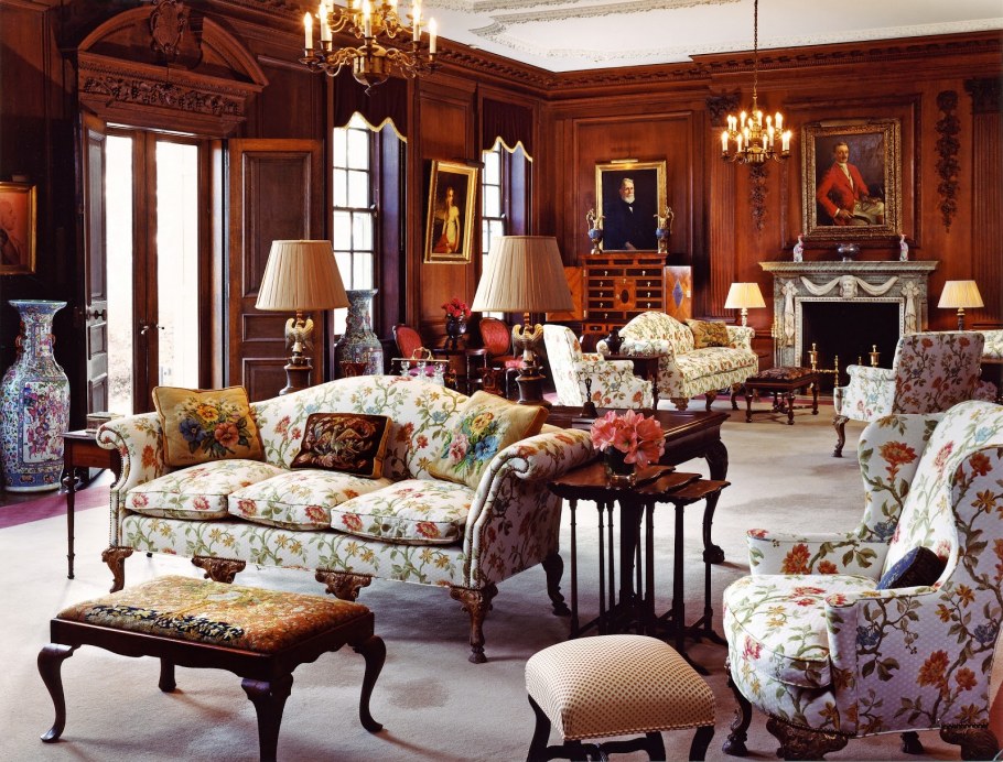 Гостиная в старинном стиле