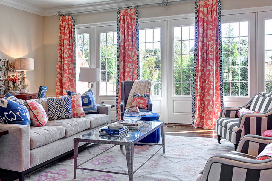 Шторы в интерьере гостиной