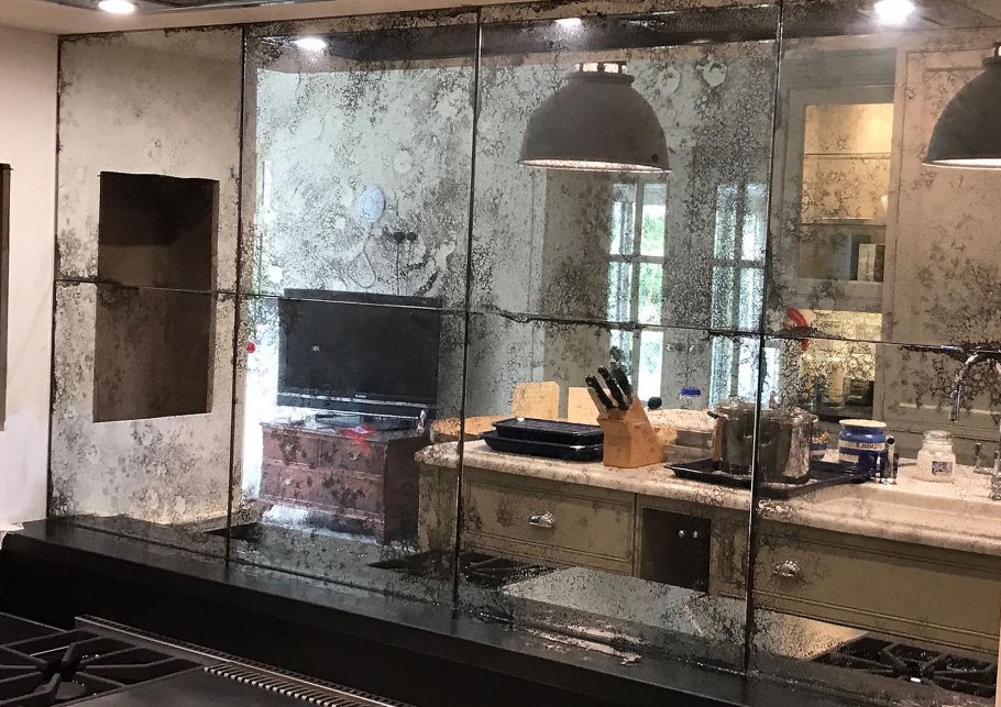 Круглое состаренное зеркало