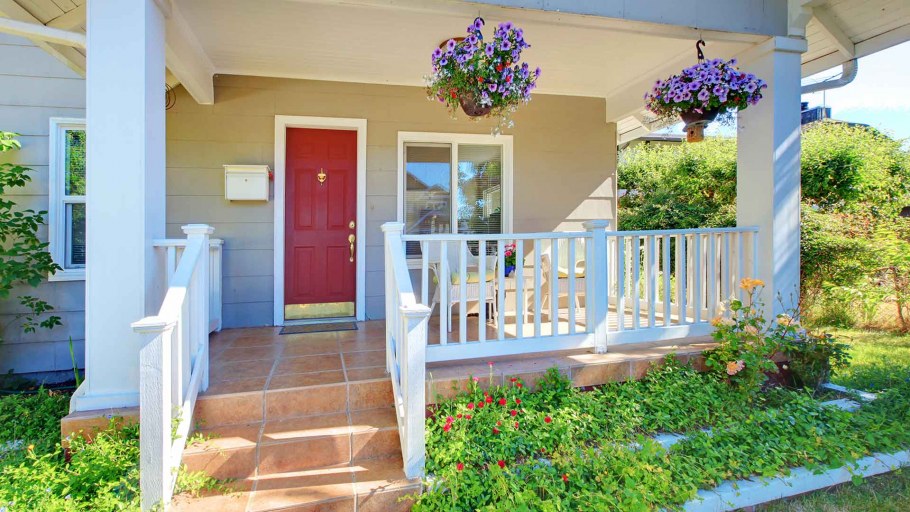 Весенний декор крыльца