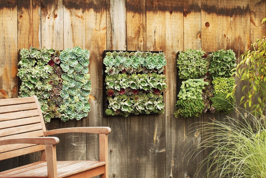 Украшение забора на даче