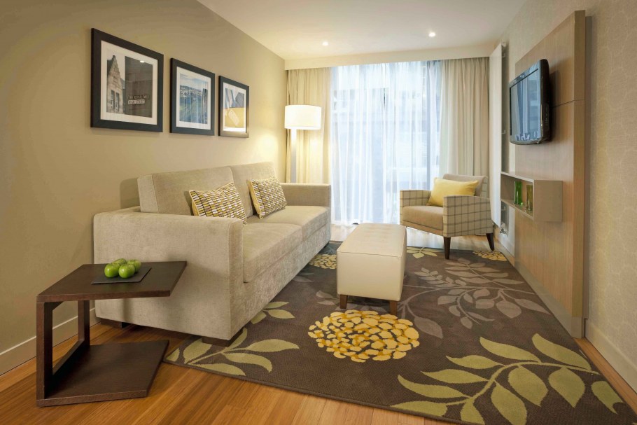 Обставить комнату зал