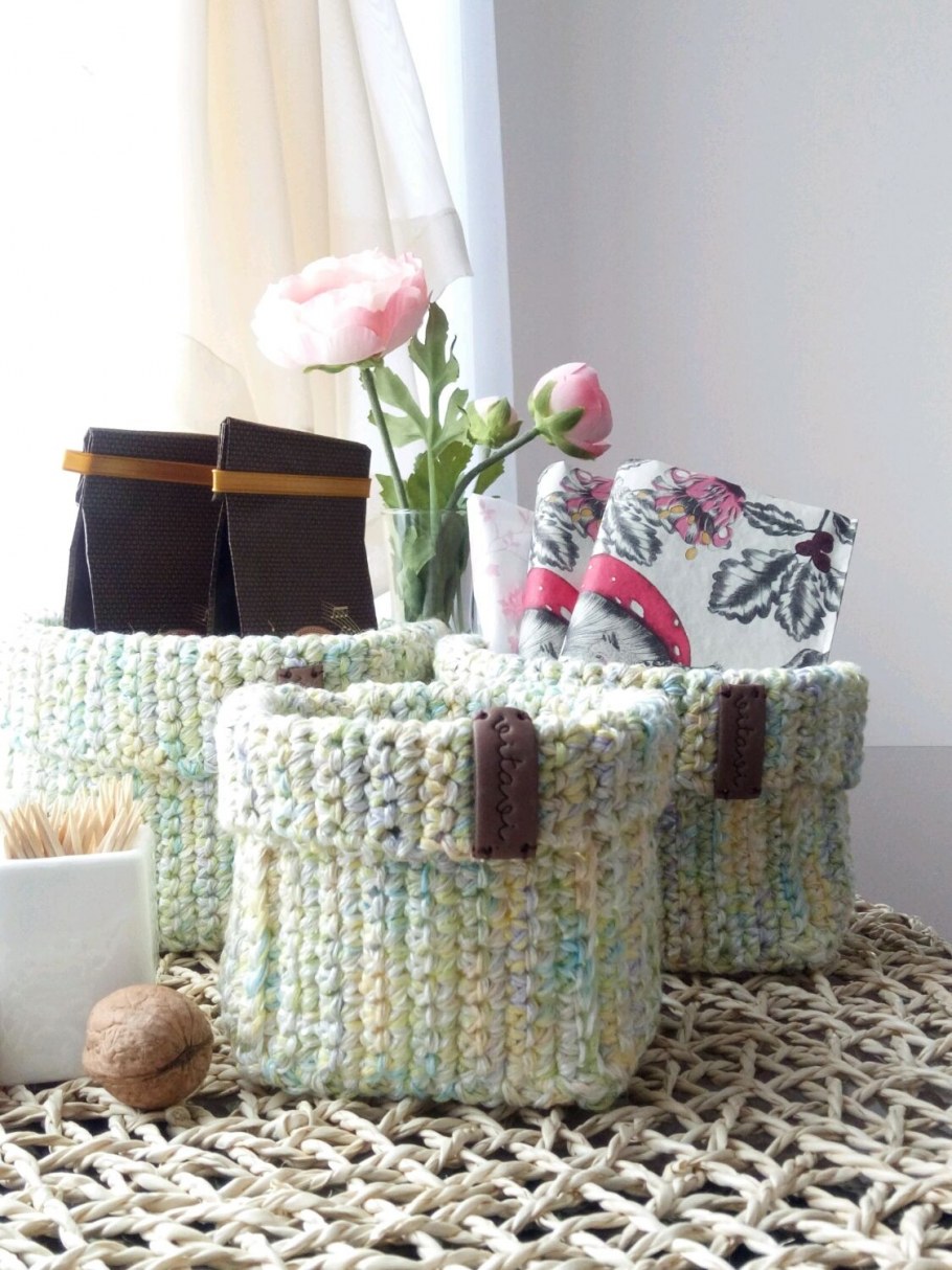 Вязаные корзинки