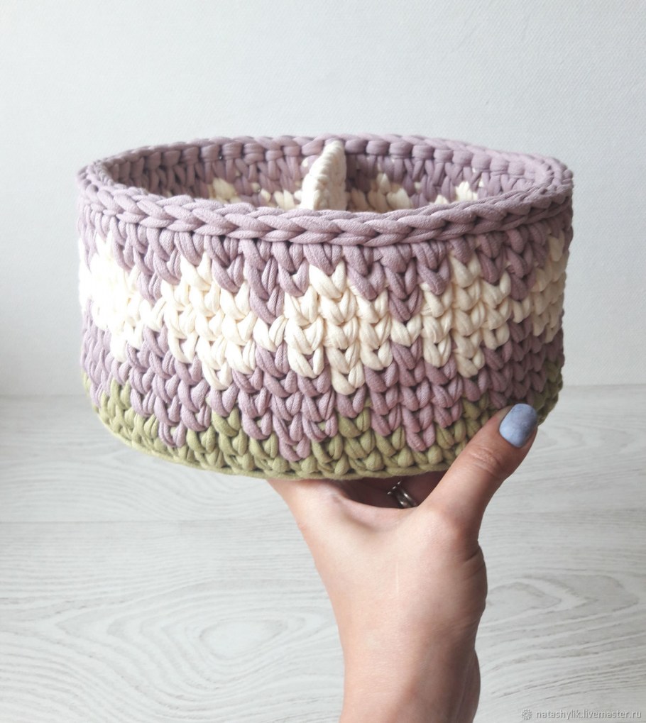 Вязаные корзины в интерьере