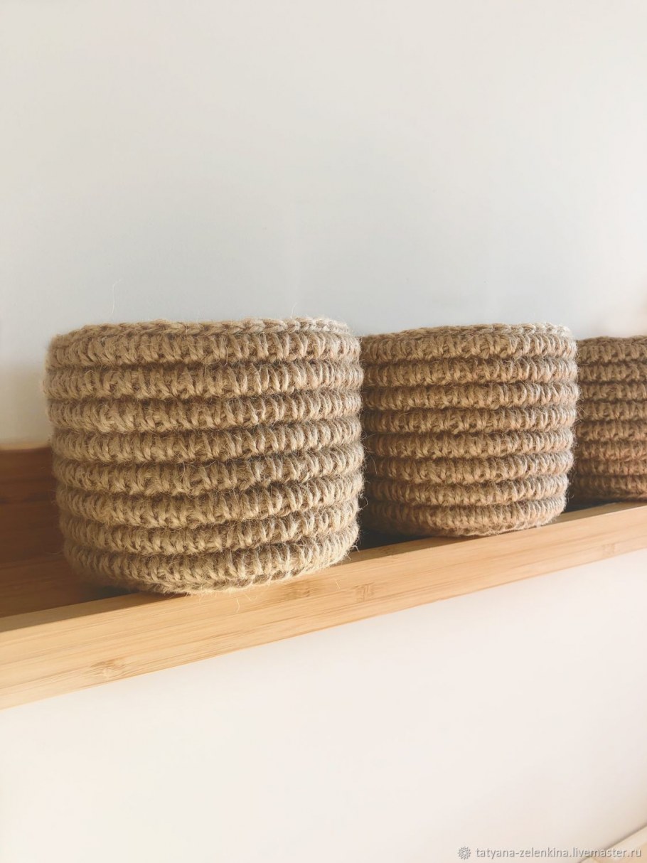 Вязаные корзинки квадратные