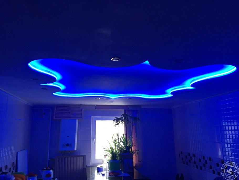 Потолок натяжной с подсветкой Радуга