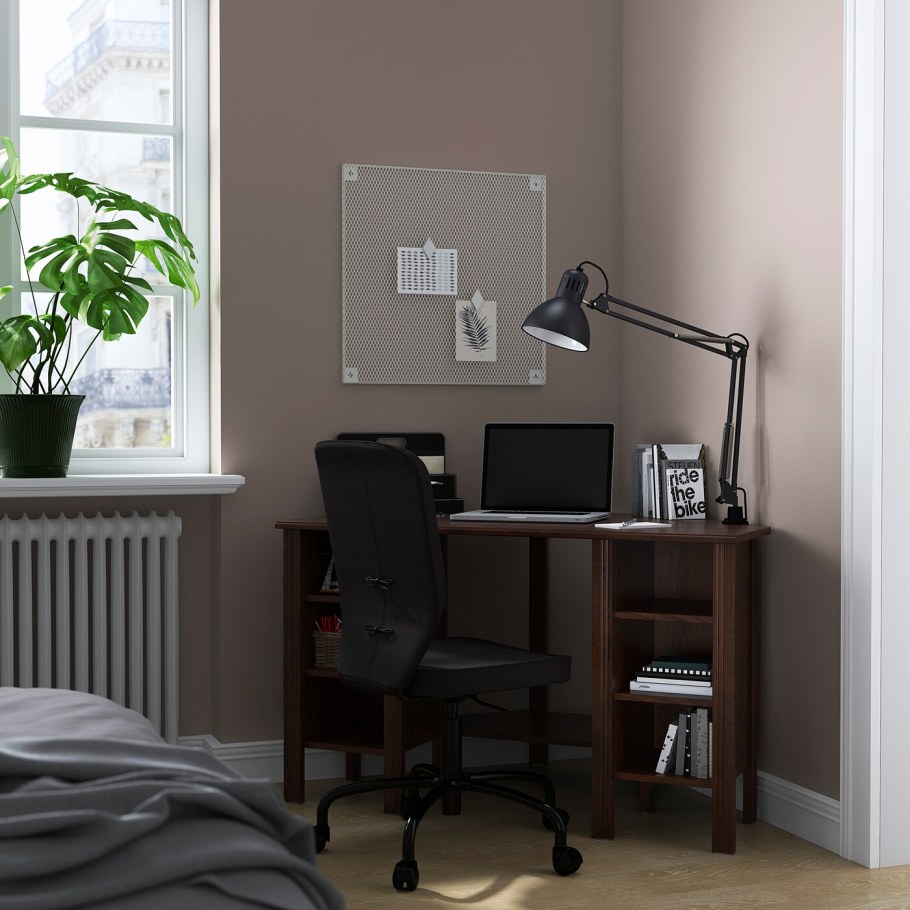 БРУСАЛИ угловой письменный стол, коричневый, 120x73 см