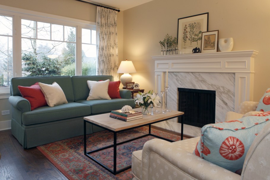 Диван цвета Тиффани