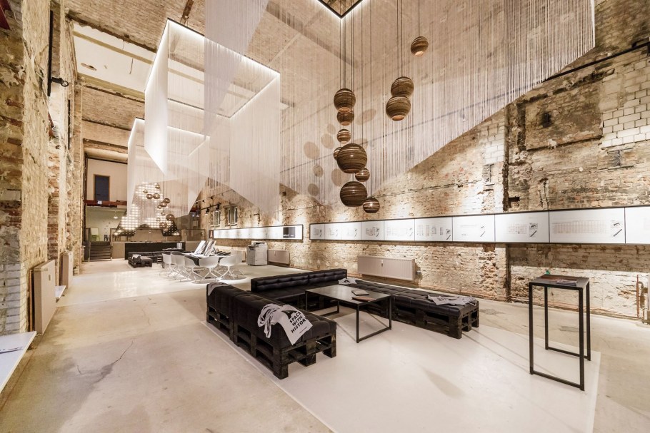 Общественное пространство в стиле лофт