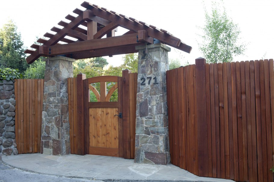Деревянные ворота
