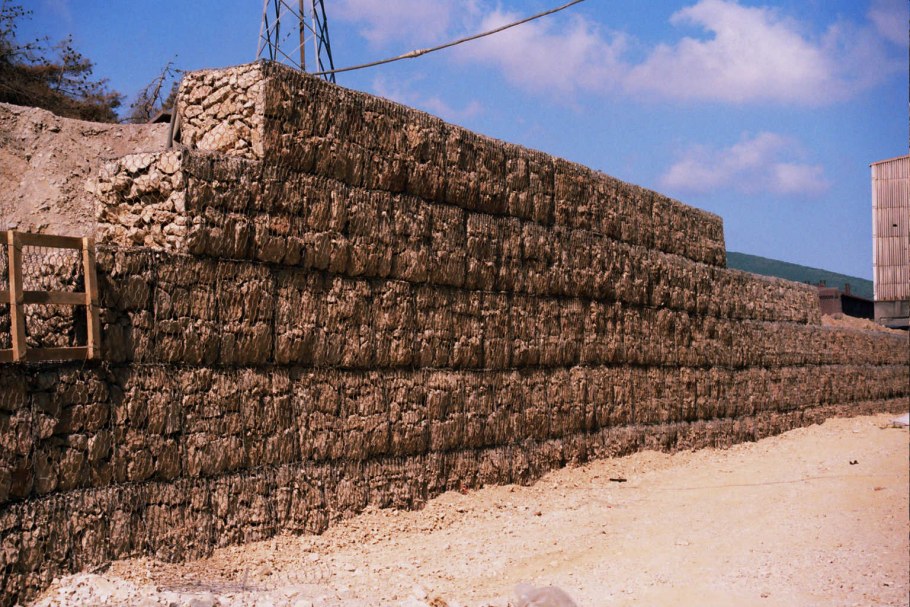 Габион рухнул