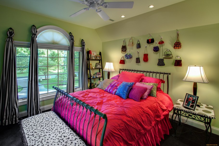 Обычная комната девушки