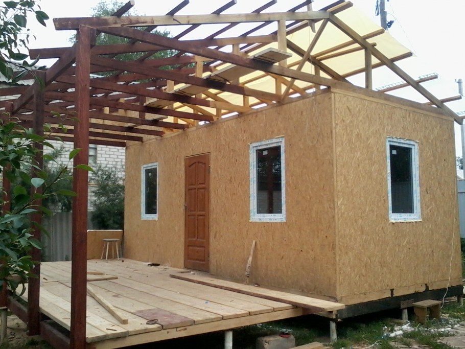 Дачные домики из сэндвичьпонэлей