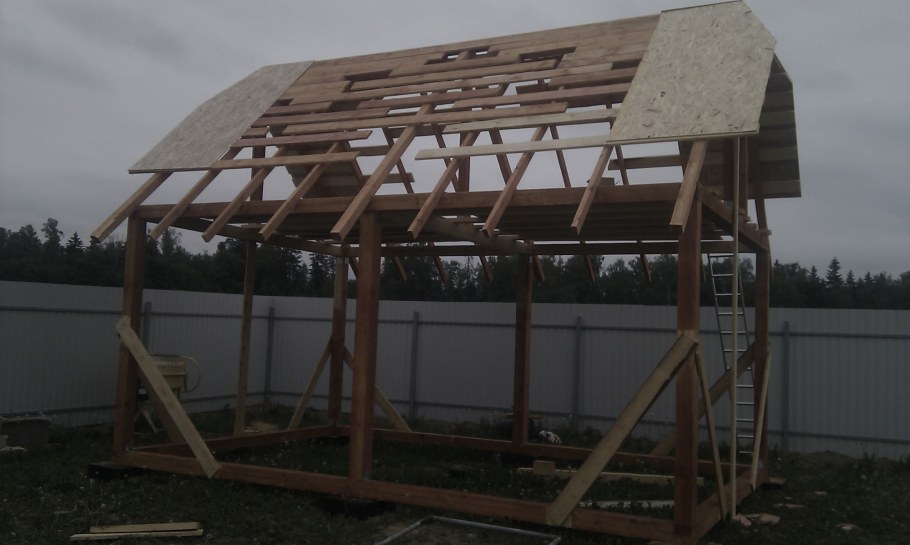 Маленький летний домик