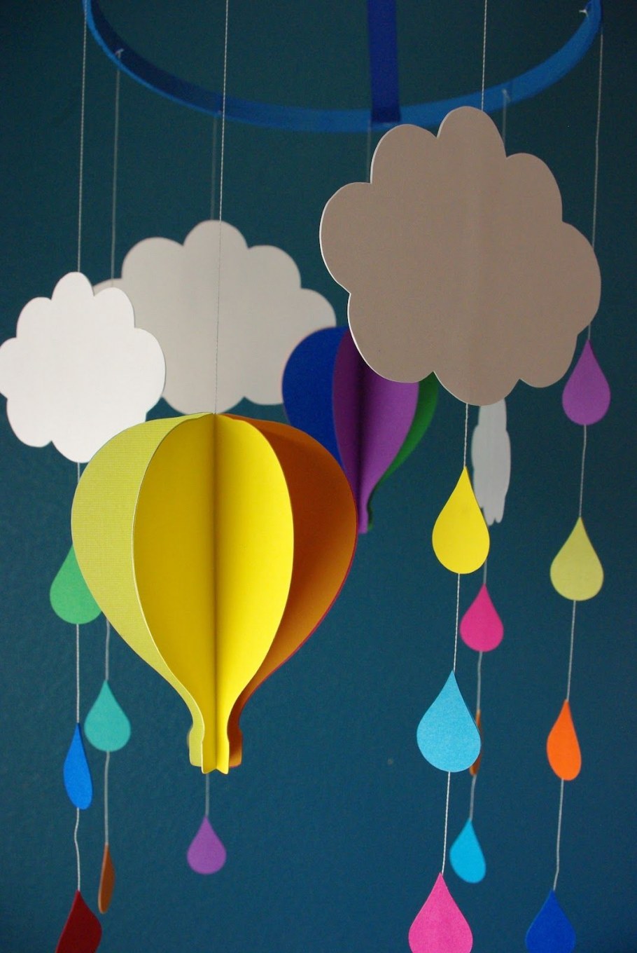 Натяжные потолки с бабочками