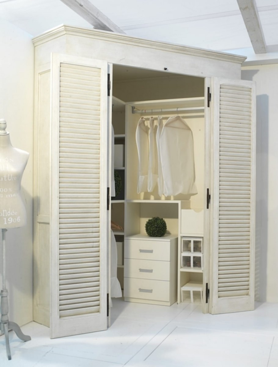 Шкаф в средиземноморском стиле