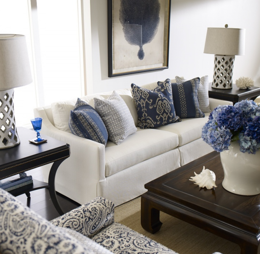 Синяя мебель в интерьере гостиной