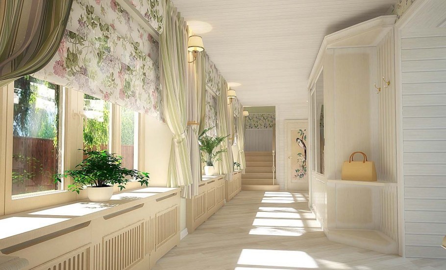 Прихожая с окном у двери