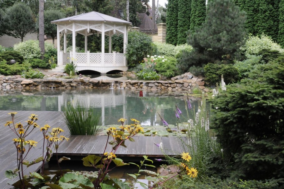 Пергола-Ротонда на пруду