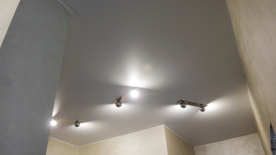 Парящий натяжной потолок