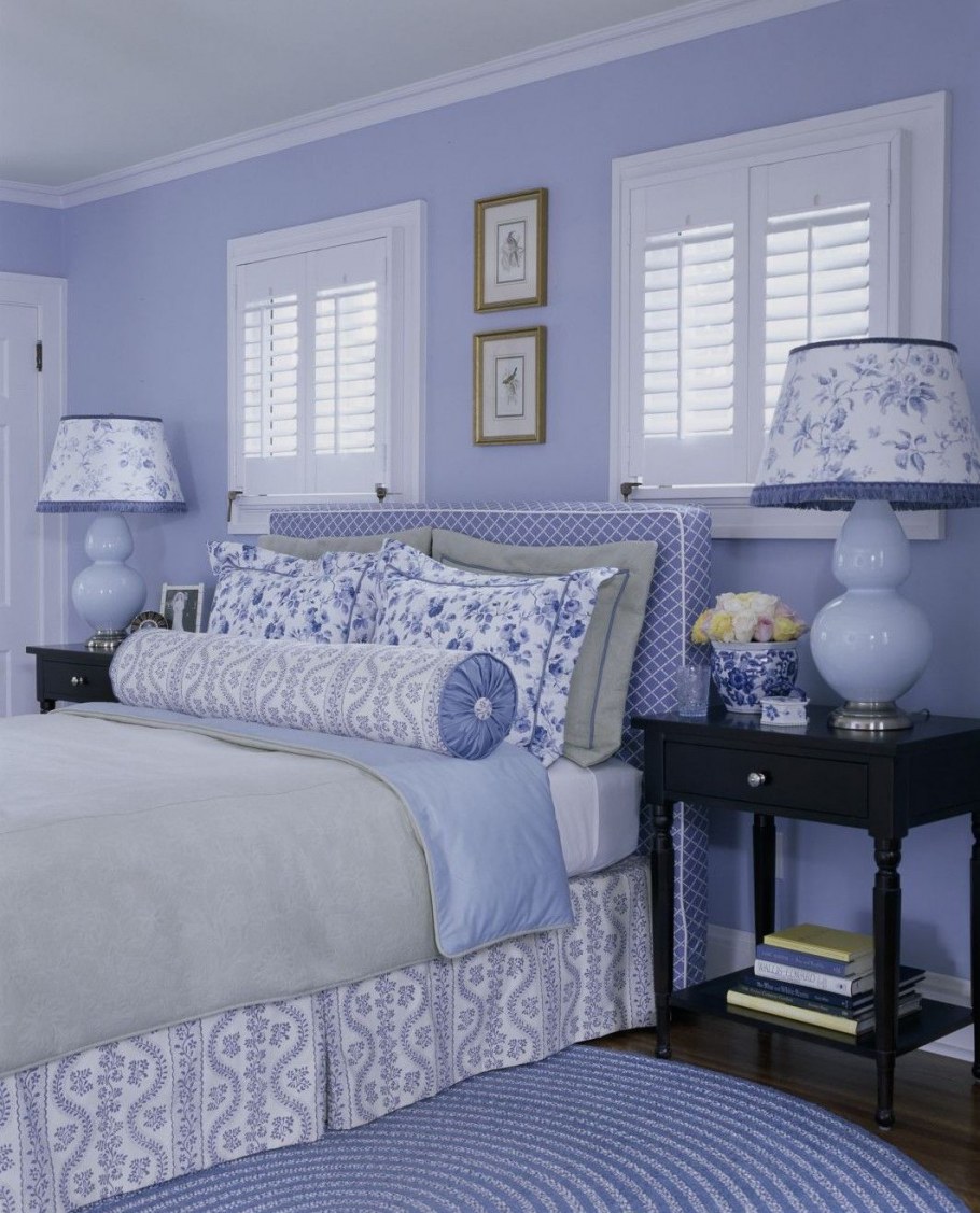 Сиренево голубая спальня