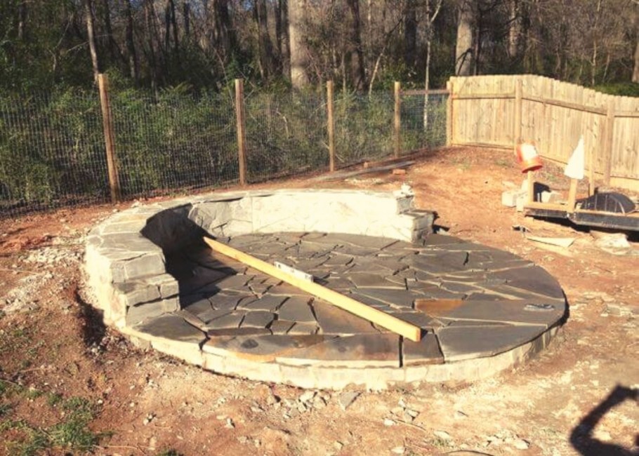 Круглая площадка под мангал