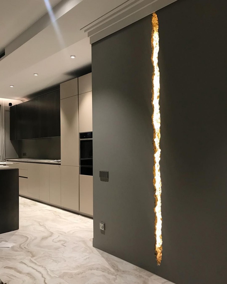 Подсветка встроенная в стену